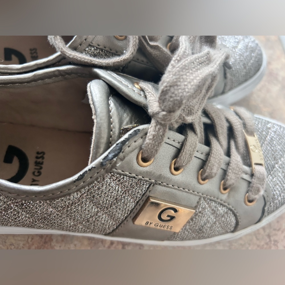 G by GUESS GGBacker3 Quilted Silver Sparkle Sneakers Size 7.5 - Picture 5 of 9